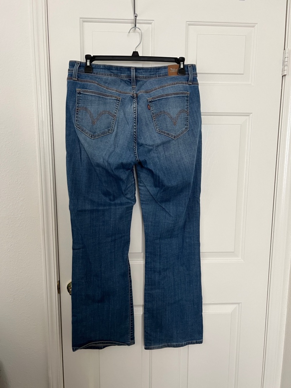 Women’s Levi’s Blue Denim Jeans -curvy boot cut size 16